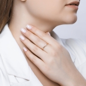 Кольцо из золота с бриллиантом