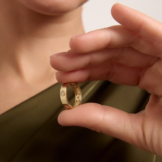 Кольцо из золота с фианитами