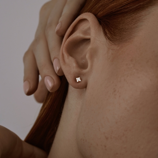 Серьги из серебра с топазами и фианитами