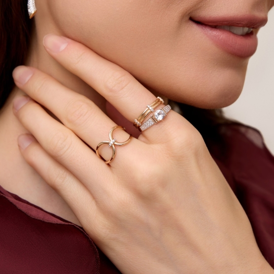 Кольцо из белого золота с бриллиантами