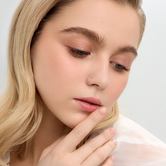 Пирсинг из серебра с рубиновыми корундами