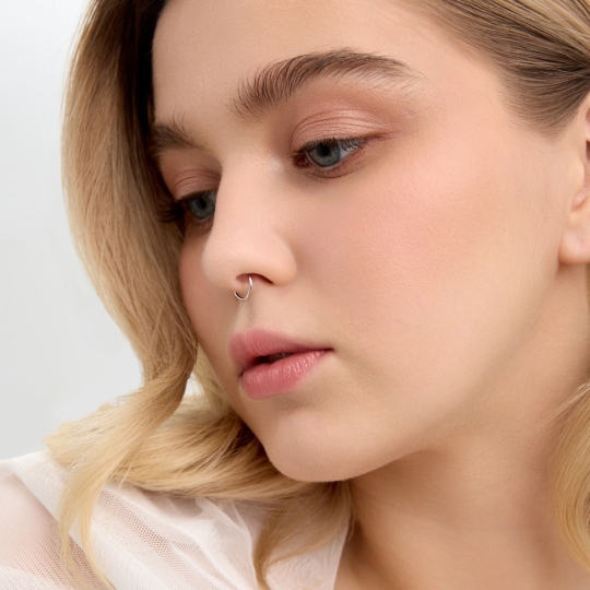 Пирсинг из серебра с рубиновыми корундами