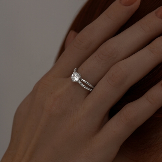 Обручальное кольцо из серебра