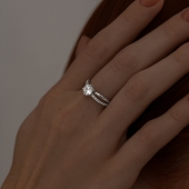 Кольцо из серебра с фианитами