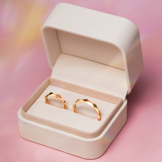 Обручальное кольцо из золота