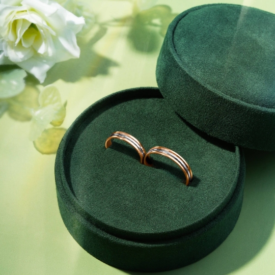 Обручальное кольцо из комбинированного золота