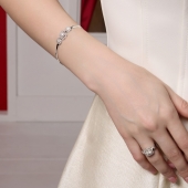 Кольцо из белого золота с бриллиантами