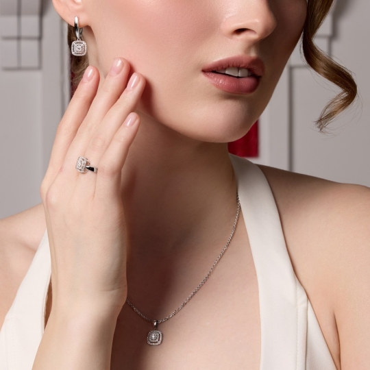 Браслет из белого золота с бриллиантами