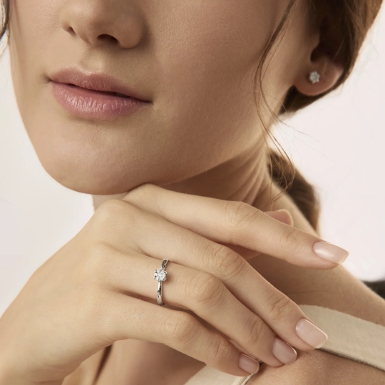 Кольцо из золота с бриллиантами