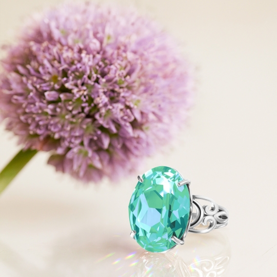 Серьги из серебра с ювелирными кристаллами