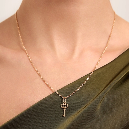 Подвеска из золота с фианитом