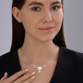 Колье из серебра с жемчугом, эмалью и фианитом