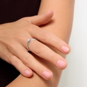 Кольцо из белого золота с бриллиантом 0,4 ct