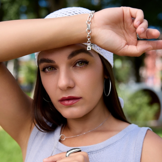 Серьги из серебра с фианитами "Колибри"