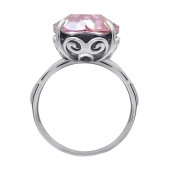 Кольцо из серебра с ювелирным кристаллом