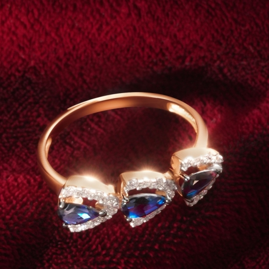 Серьги из золота с бриллиантами и сапфирами