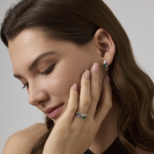 Серьги из серебра с бриллиантами и агатами
