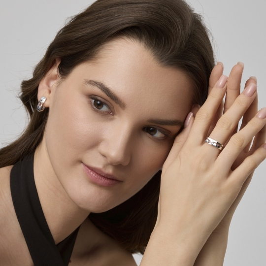 Серьги из серебра с бриллиантами и агатами