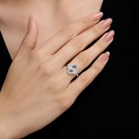 Серьги из серебра с фианитами