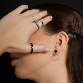 Кольцо из серебра с черными фианитами