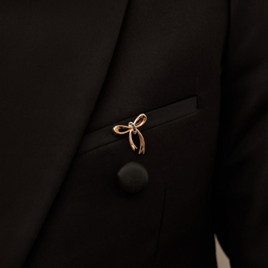 Брошь из золота с раухтопазами, фианитами и эмалью "Лягушка"