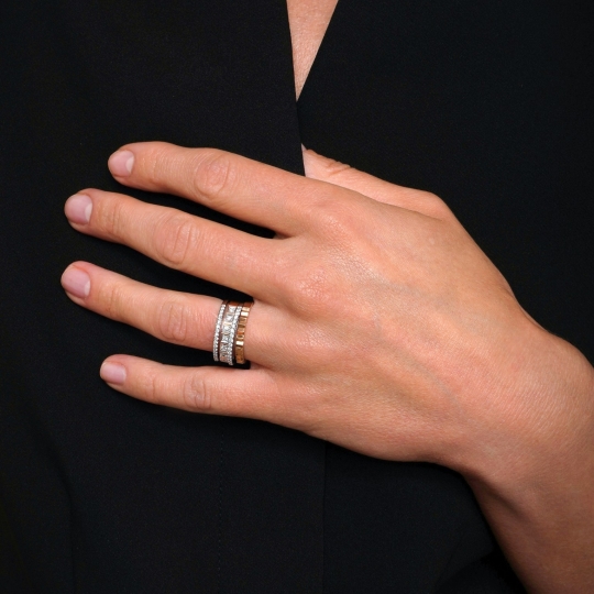 Кольцо из золота с алмазной гранью