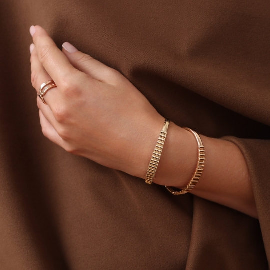 Браслет из золота с топазами и фианитами