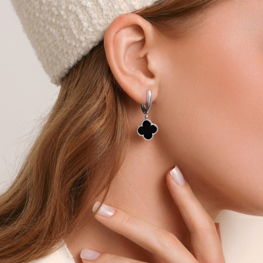 Серьги из серебра с ониксами