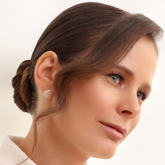 Серьги из золота с черными бриллиантами