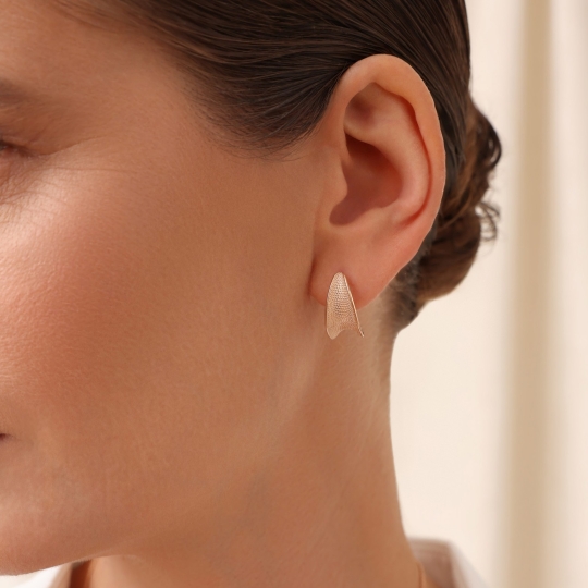 Серьги из золота с сапфировыми корундами и фианитами