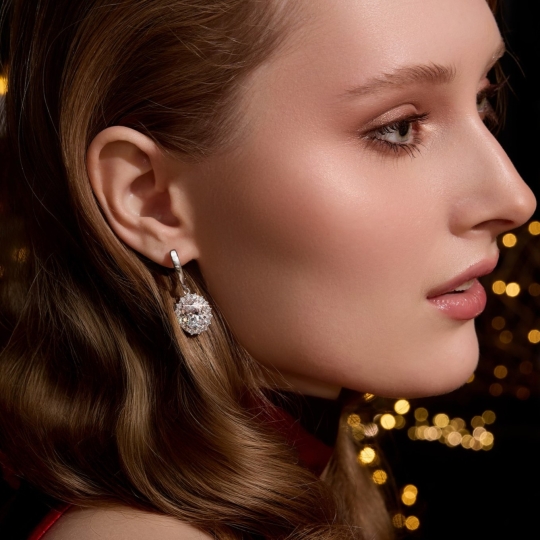 Кольцо из серебра с фианитами