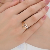 Кольцо из золота с фианитами