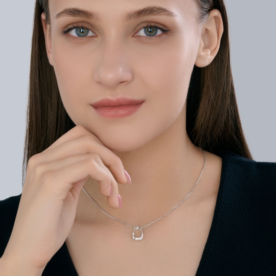 Колье из серебра с фианитами