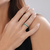 Кольцо из серебра с фианитами