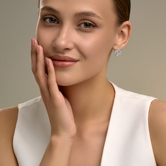 Серьги из серебра с фианитами