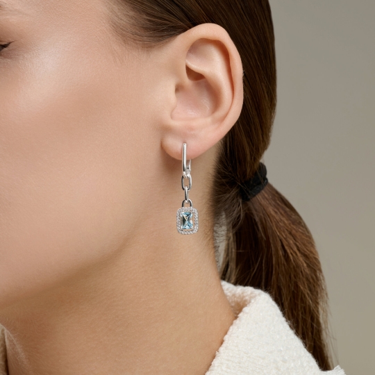 Серьги из серебра с фианитами