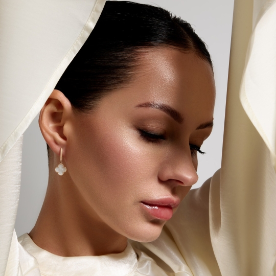 Серьги из золота с перламутром