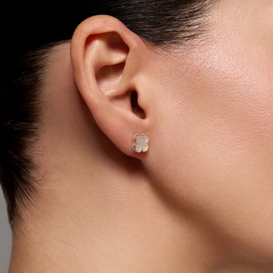 Серьги из золота с ониксами