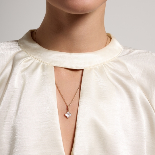 Подвеска из золота с ониксом