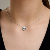 Колье из серебра с фианитами