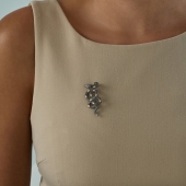 Брошь из серебра с позолотой и фианитами