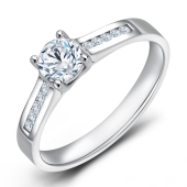 Кольцо из белого золота с выращенными бриллиантами