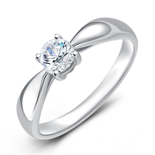 Кольцо из золота с выращенным бриллиантом