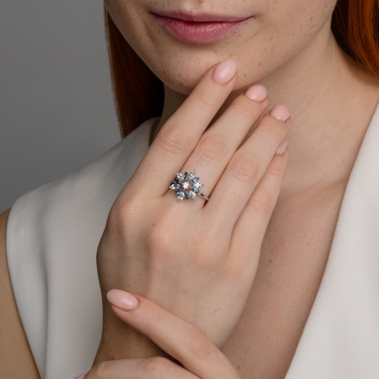 Серьги из серебра с топазами и фианитами