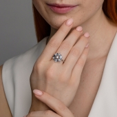 Кольцо из серебра с топазами и фианитами