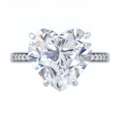 Кольцо из серебра с фианитами