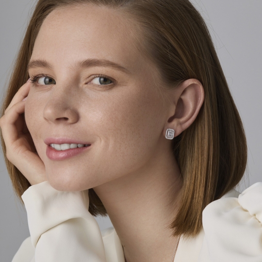 Серьги из серебра с ювелирными кристаллами