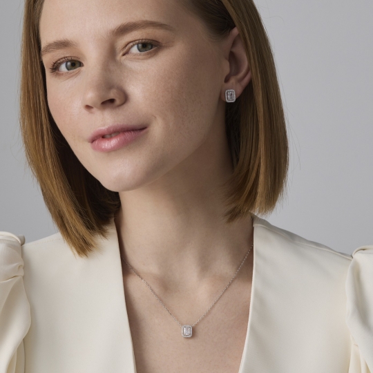 Серьги из серебра с ювелирными кристаллами