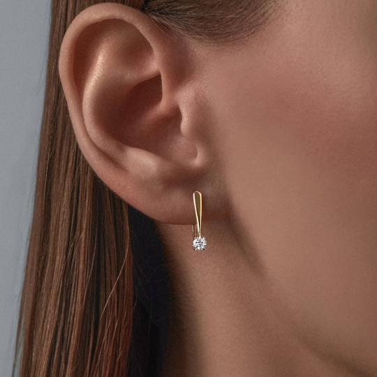 Подвеска из комбинированного золота с бриллиантом