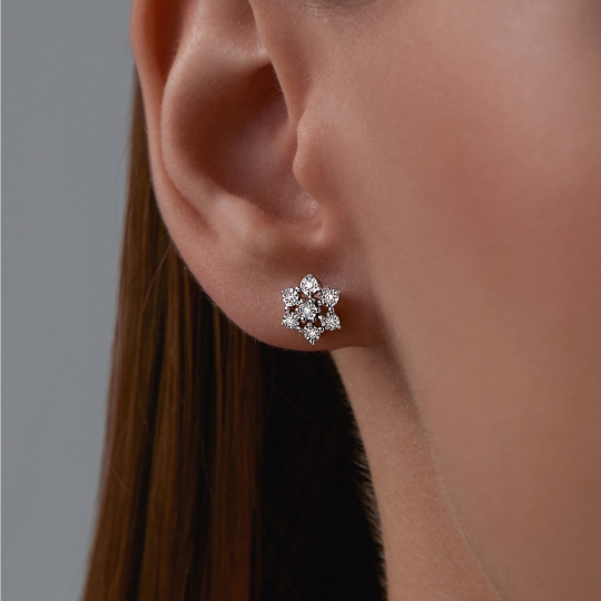 Серьги из золота с бриллиантами и изумрудами